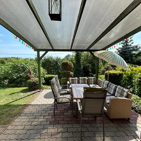 فيلة Zoeldfuege Balatonfůzfő