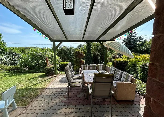 别墅 Zoeldfuege Balatonfůzfő