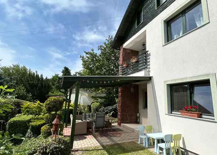 וילה Zoeldfuege Balatonfůzfő